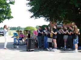 BIG Challenge 2025 musikalische Unterhaltung des Bläserensembles Golden Silver vom Gymnasium Bruchhausen-Vilsen
© Big Challenge BIG Challenge 2025 musikalische Unterhaltung des Bläserensembles Golden Silver vom Gymnasium Bruchhausen-Vilsen
© Big Challenge